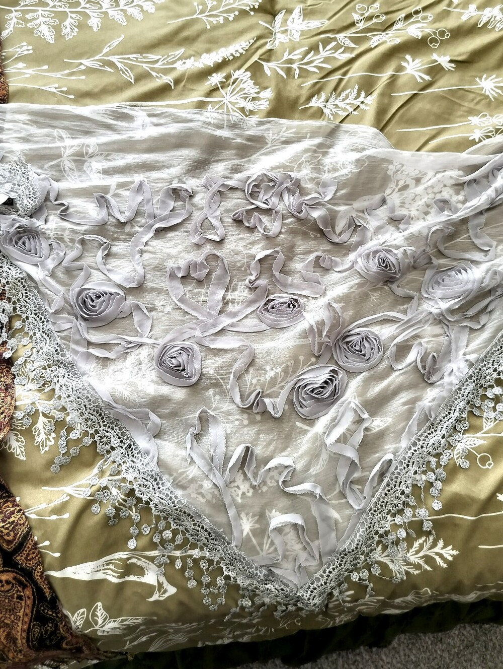 NWT Olivia Fallon Vintage Style Grey Lace Triangle Evening Shawl Wrap OS